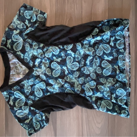 Lot of 6 scrub tops - Picture 5 of 6